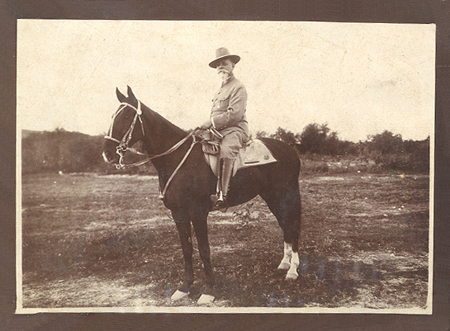 Venustiano Carranza a caballo